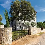 Apartment Two-bedroom In Betiga Barbariga