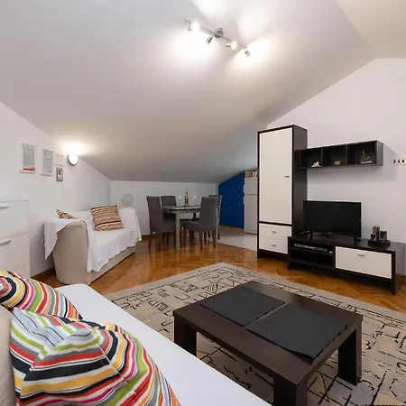 Apartment Two-bedroom In Betiga Barbariga