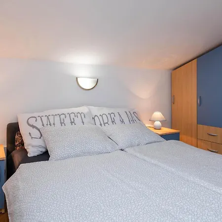 Two-bedroom In Betiga * Barbariga